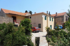 Отель Apartments with a parking space Vrisnik, Hvar - 4051  Елса